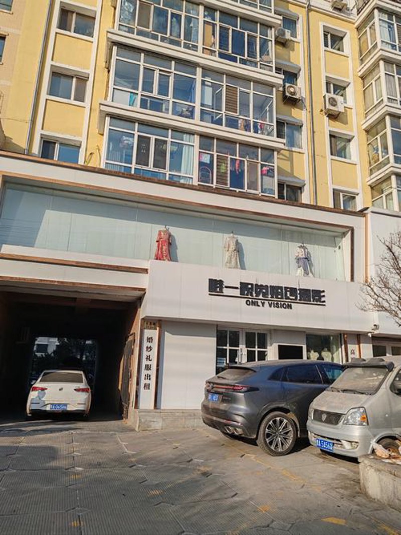 哈尔滨的时尚脉搏：服装店新趋势